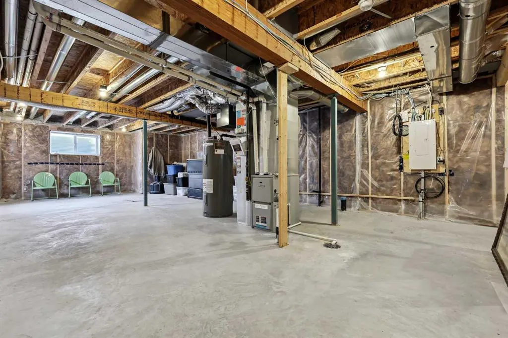 261 Carrington Circle NW