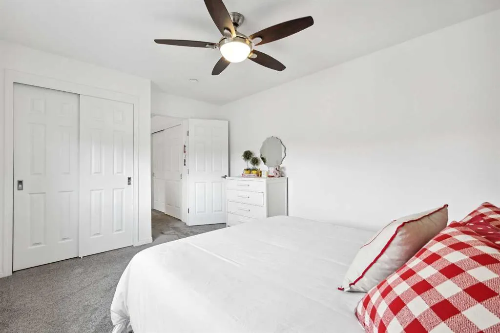 261 Carrington Circle NW