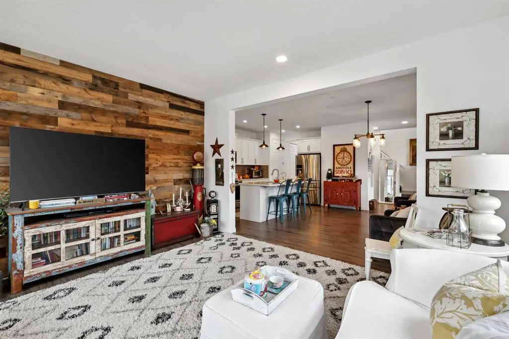 261 Carrington Circle NW