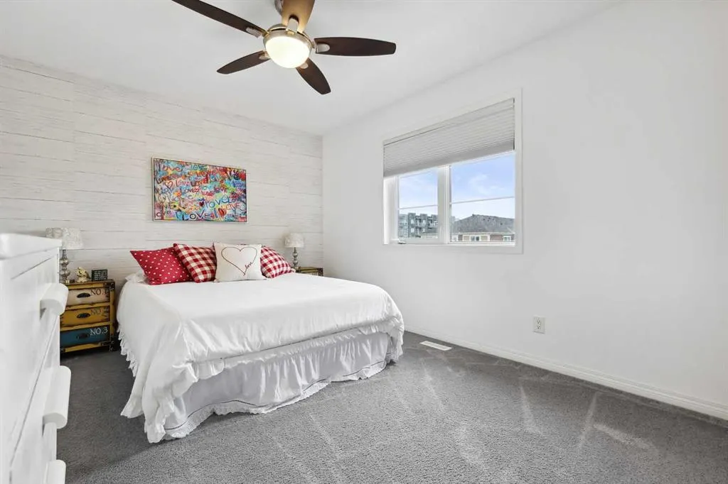 261 Carrington Circle NW