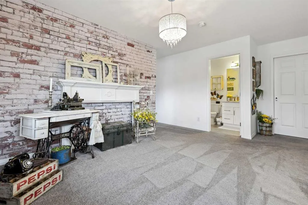 261 Carrington Circle NW