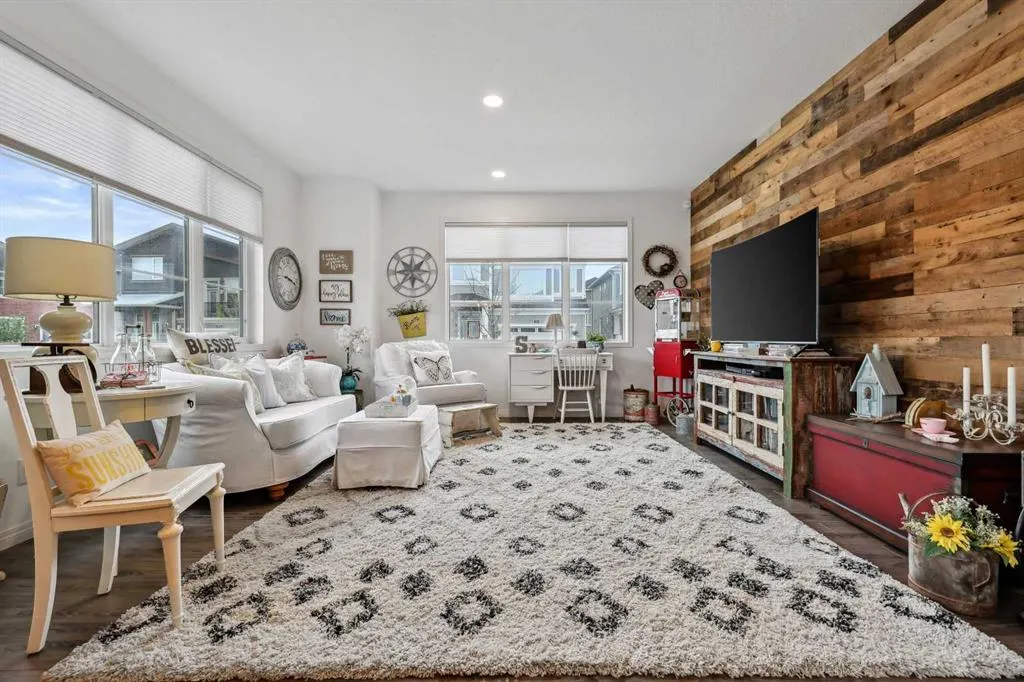 261 Carrington Circle NW