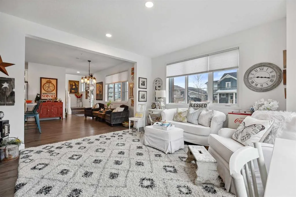 261 Carrington Circle NW