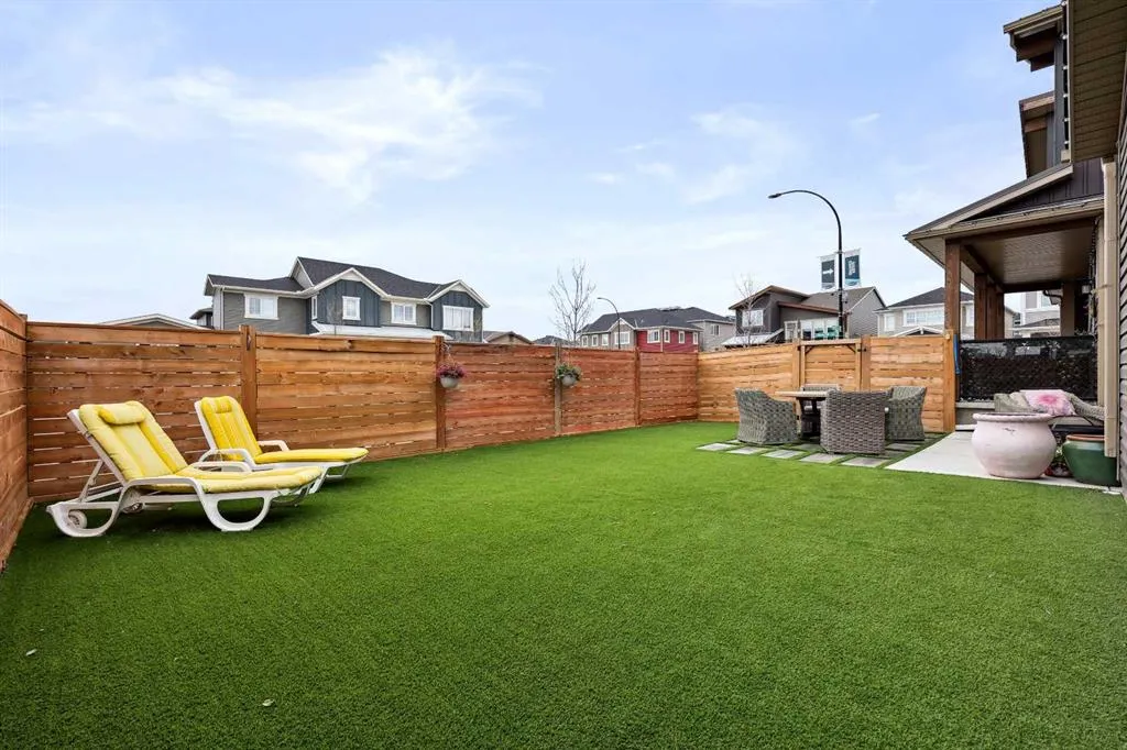 261 Carrington Circle NW