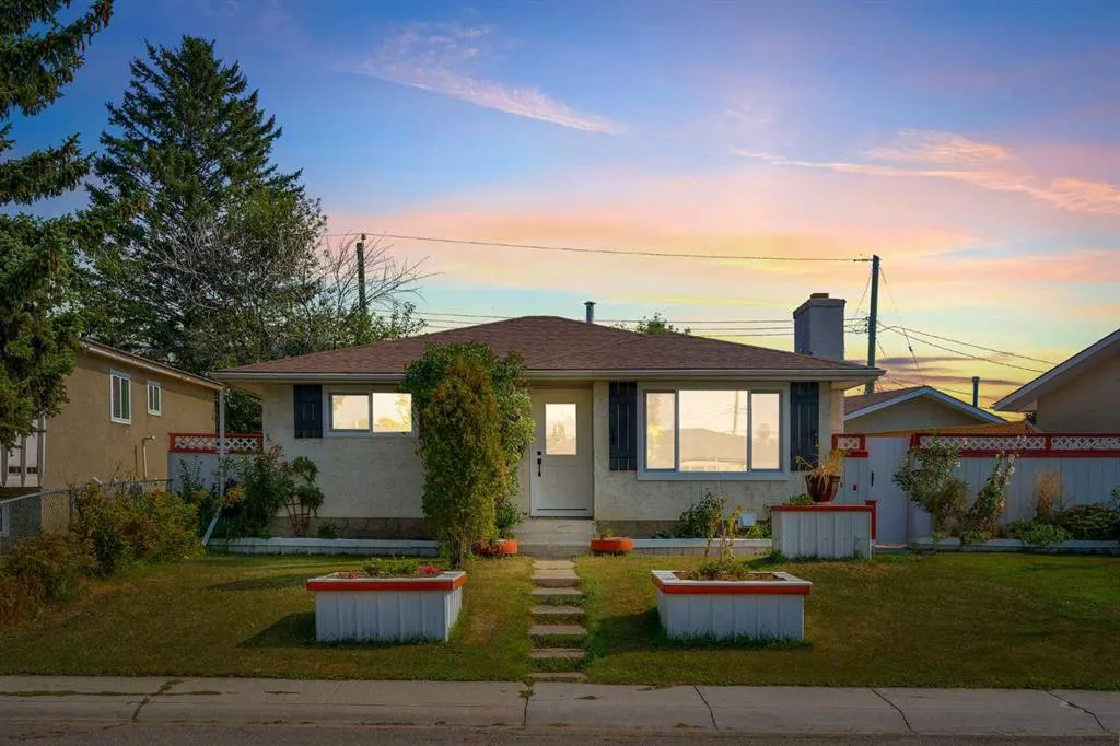 1271 Penedo Crescent SE