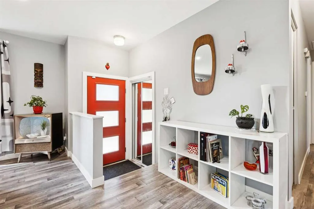 224 CEDARBRAE Crescent SW