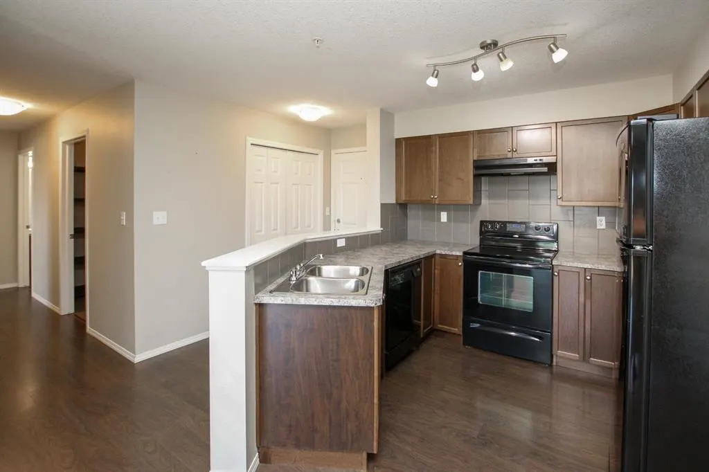 3 Broadway Rise, #308