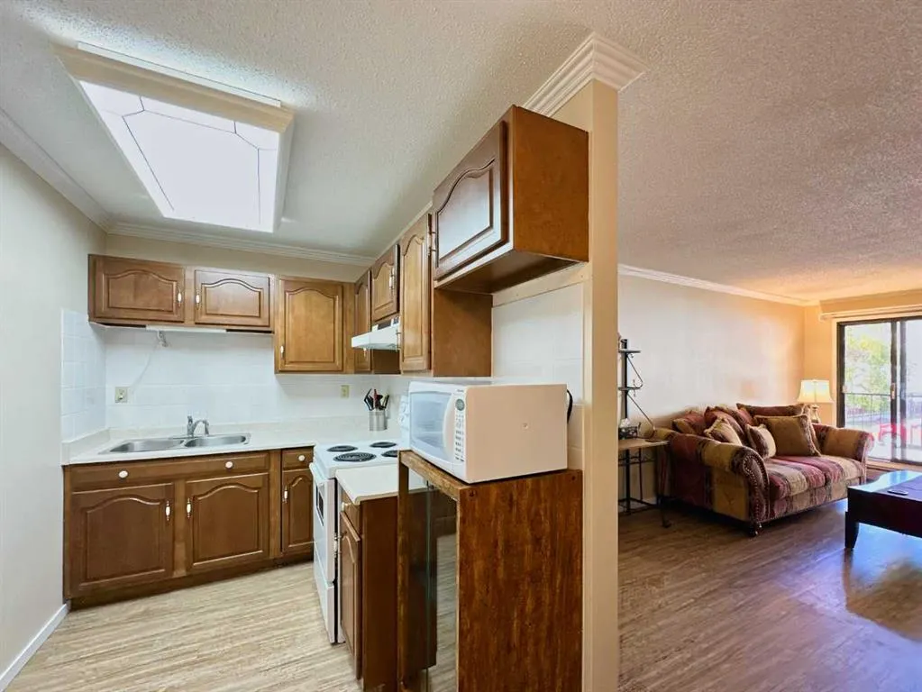 13102 22 Avenue, #202