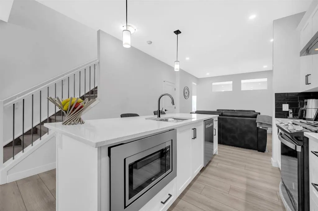 34 Sage Hill Lane NW