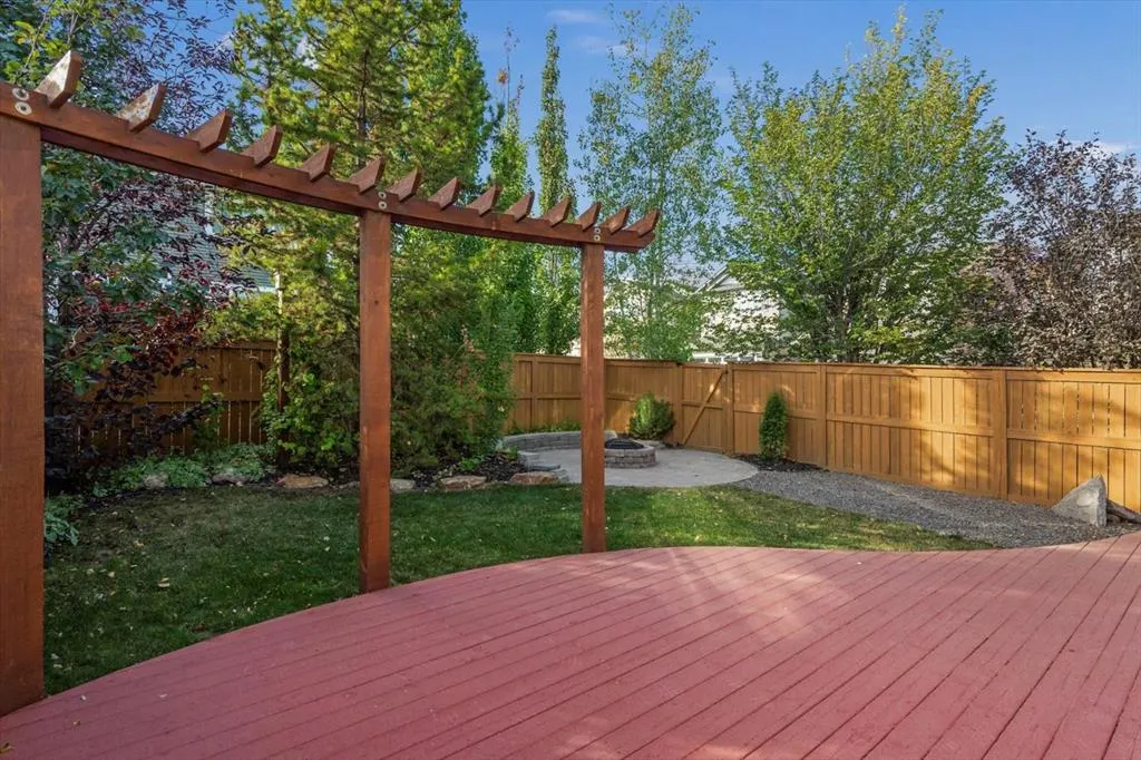133 Sage Valley Close NW