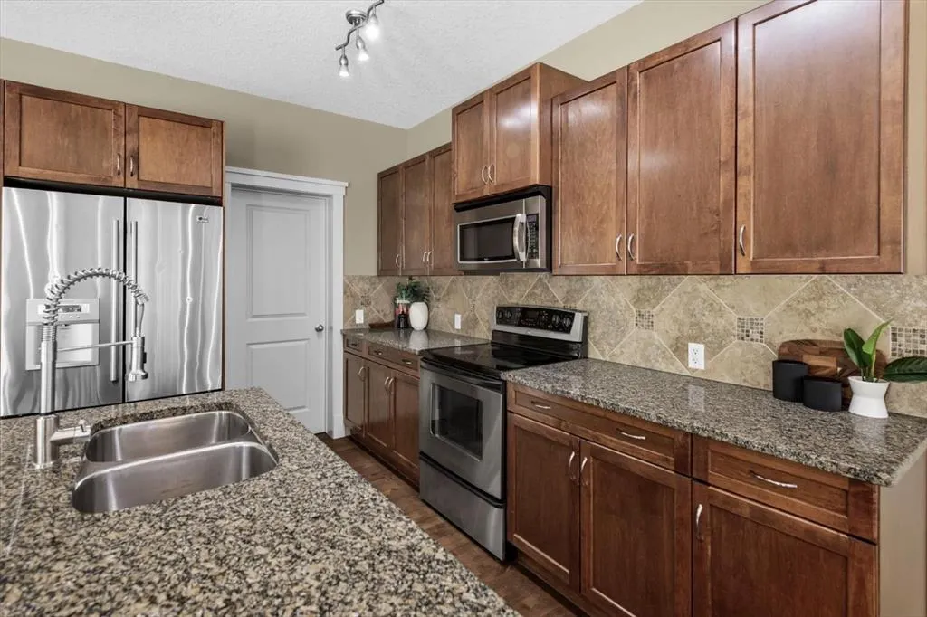 133 Sage Valley Close NW