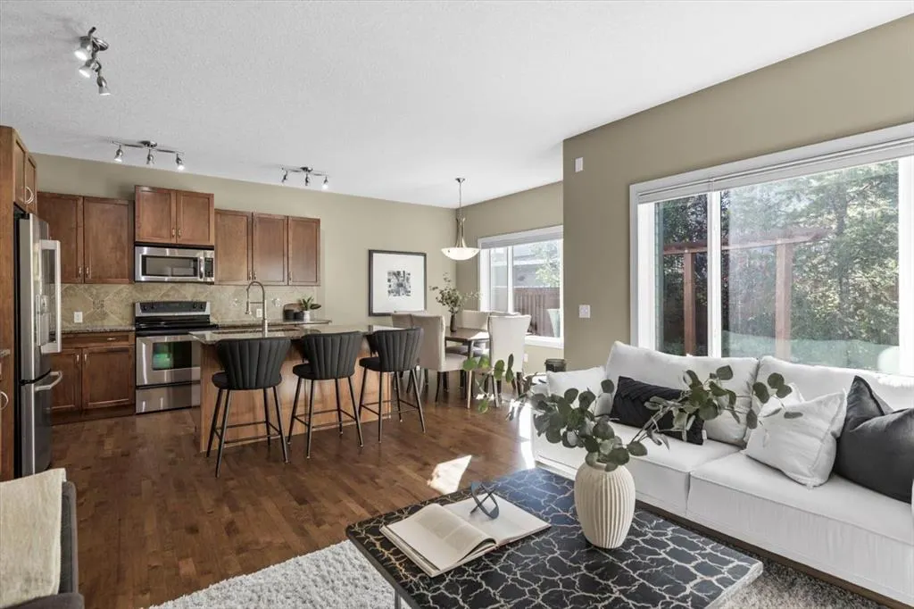 133 Sage Valley Close NW