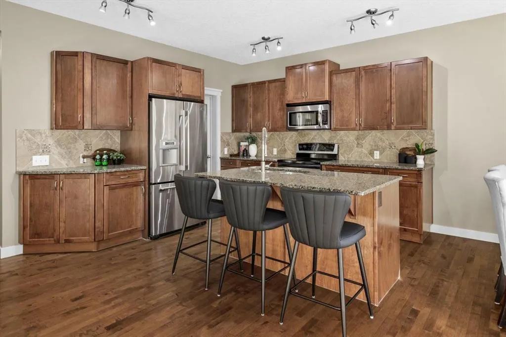 133 Sage Valley Close NW