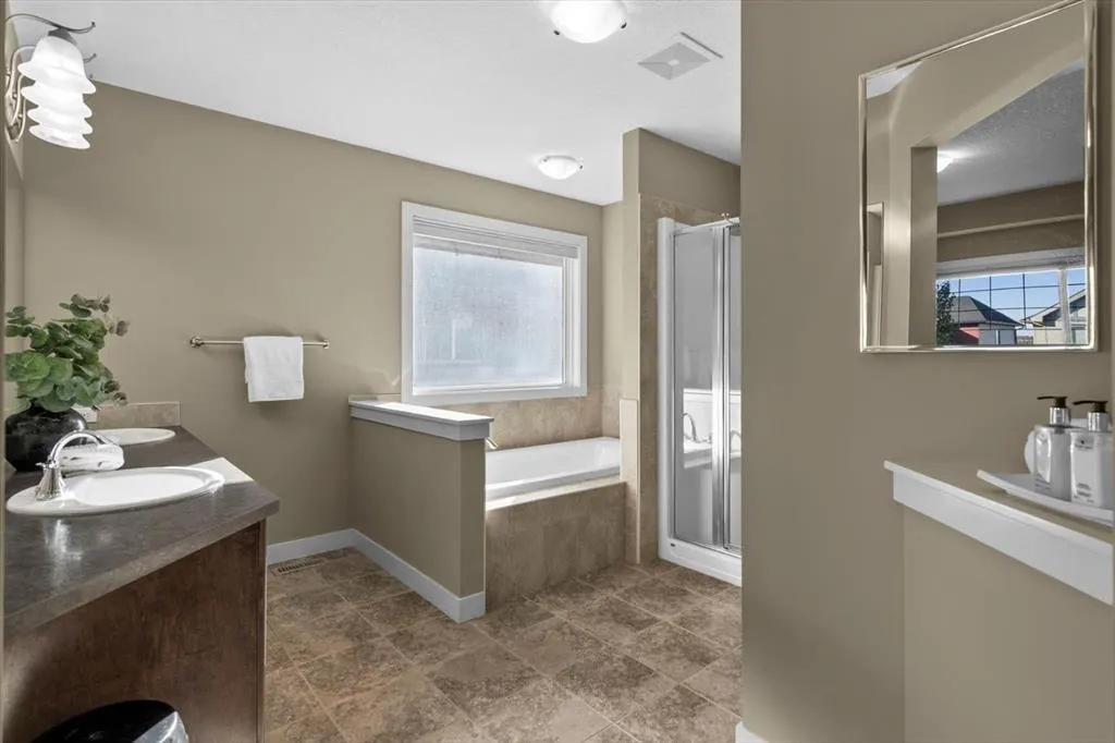 133 Sage Valley Close NW
