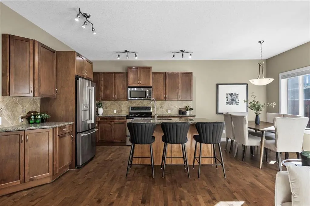133 Sage Valley Close NW