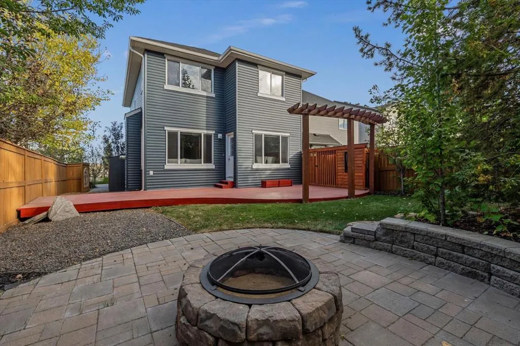 133 Sage Valley Close NW
