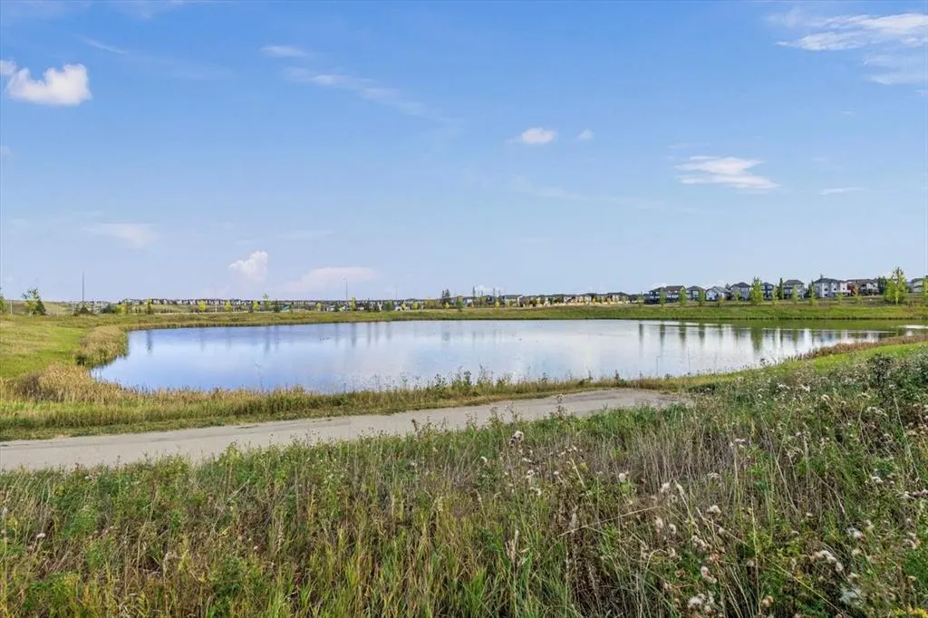 133 Sage Valley Close NW
