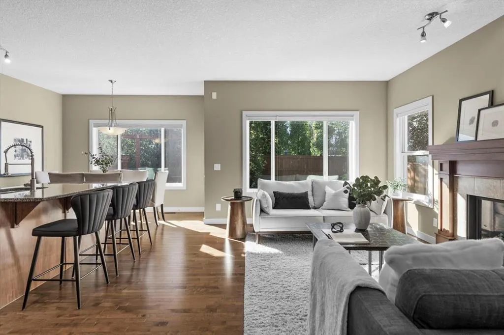 133 Sage Valley Close NW