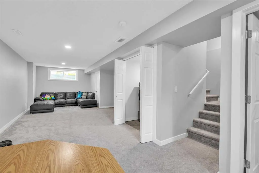 381 Legacy Boulevard SE