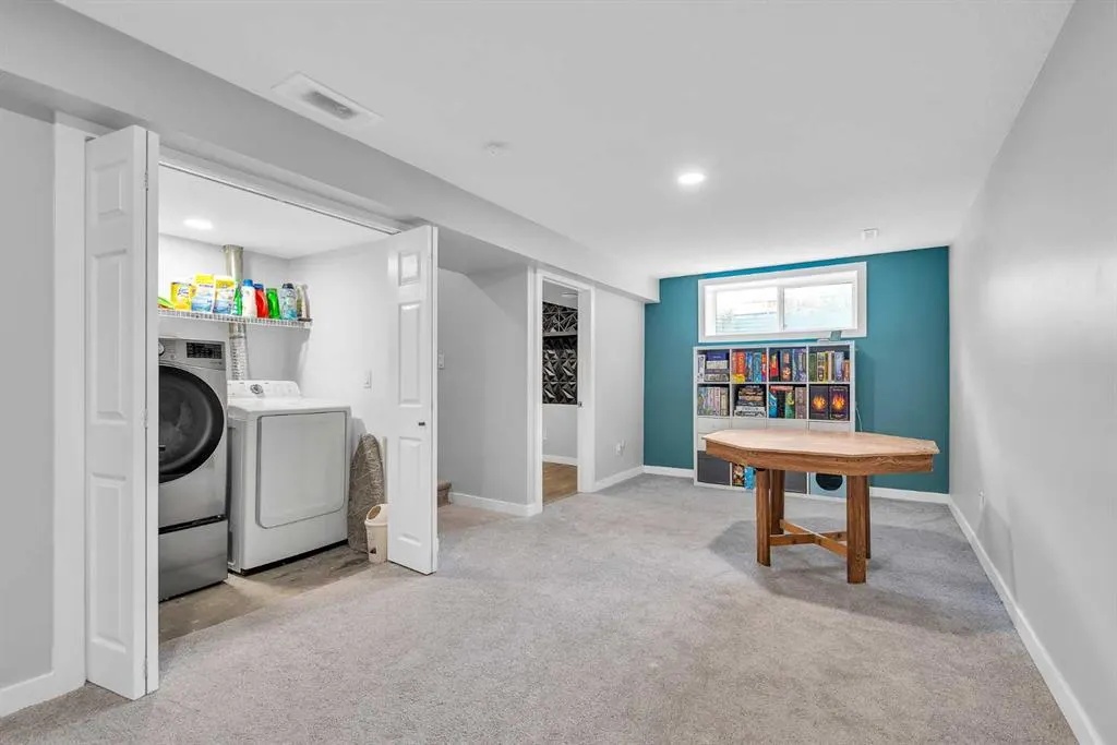381 Legacy Boulevard SE
