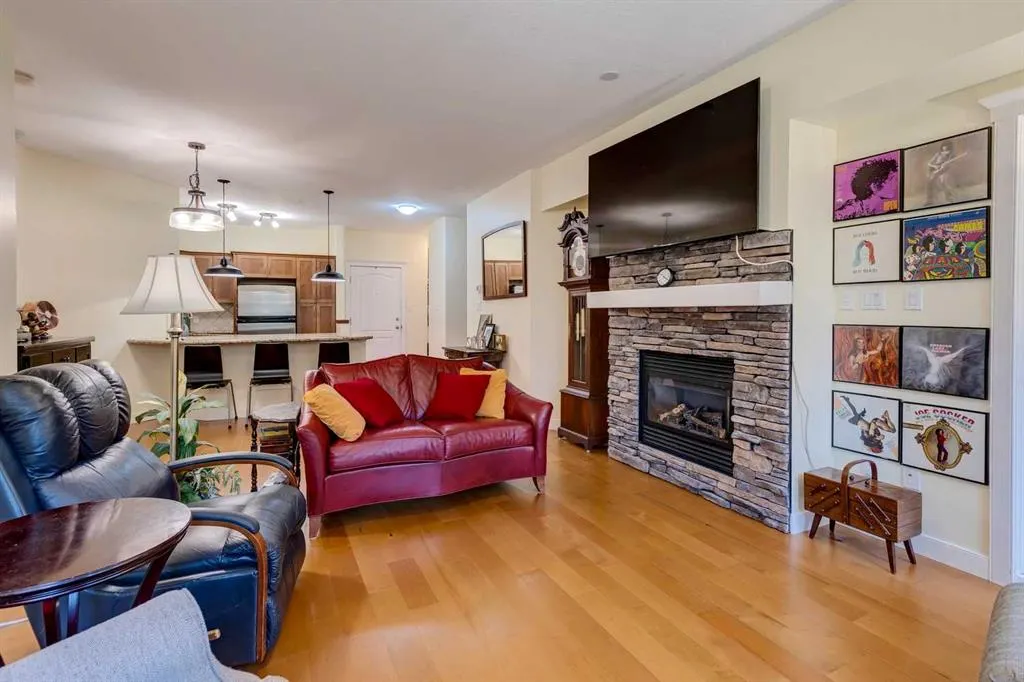 10 Discovery Ridge Close SW, #109