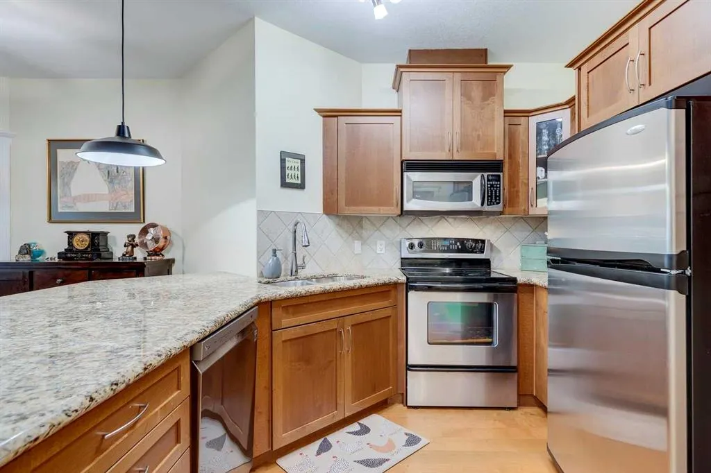 10 Discovery Ridge Close SW, #109