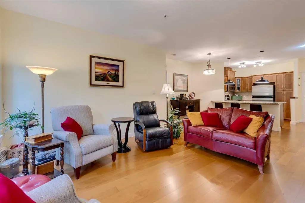 10 Discovery Ridge Close SW, #109