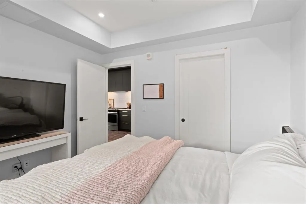 4275 Norford Avenue NW, #105