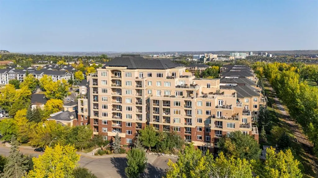 24 Hemlock Crescent SW, #3203