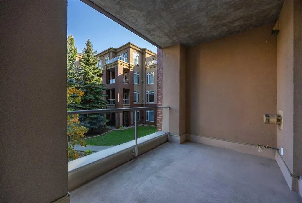 24 Hemlock Crescent SW, #3203