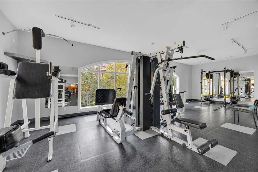 24 Hemlock Crescent SW, #3203