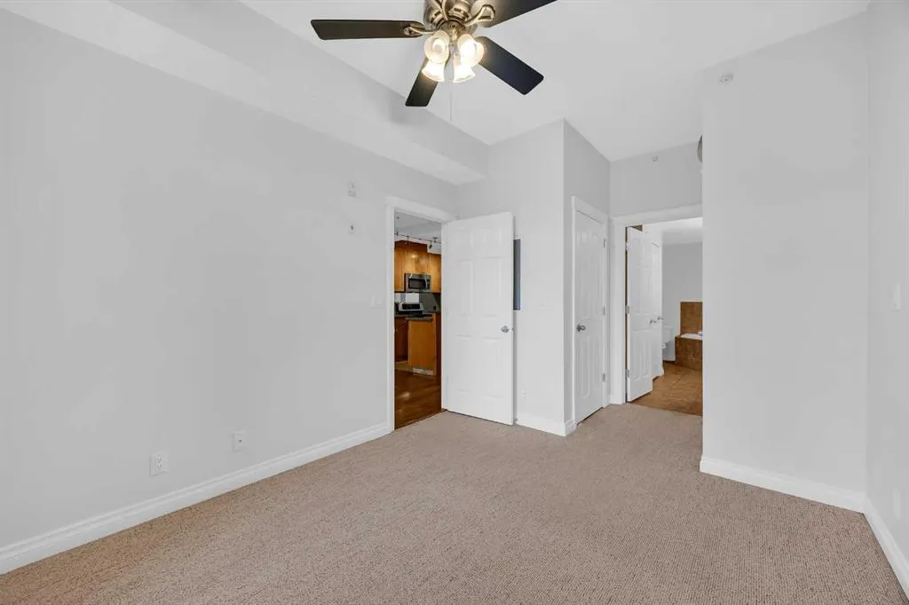 24 Hemlock Crescent SW, #3203