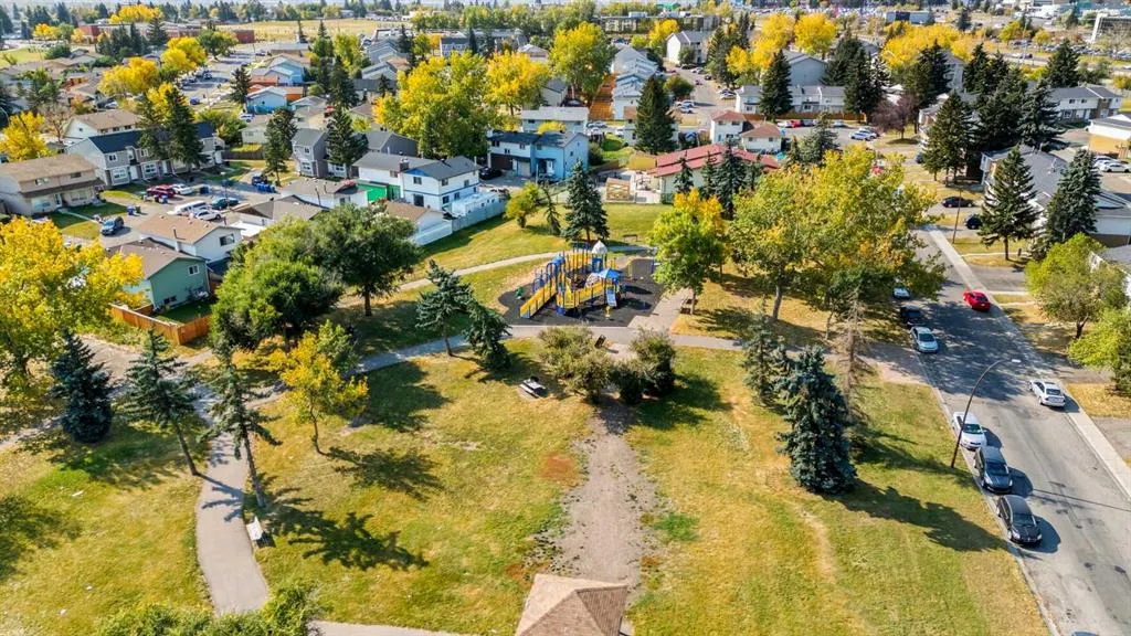 232 Radley Place SE