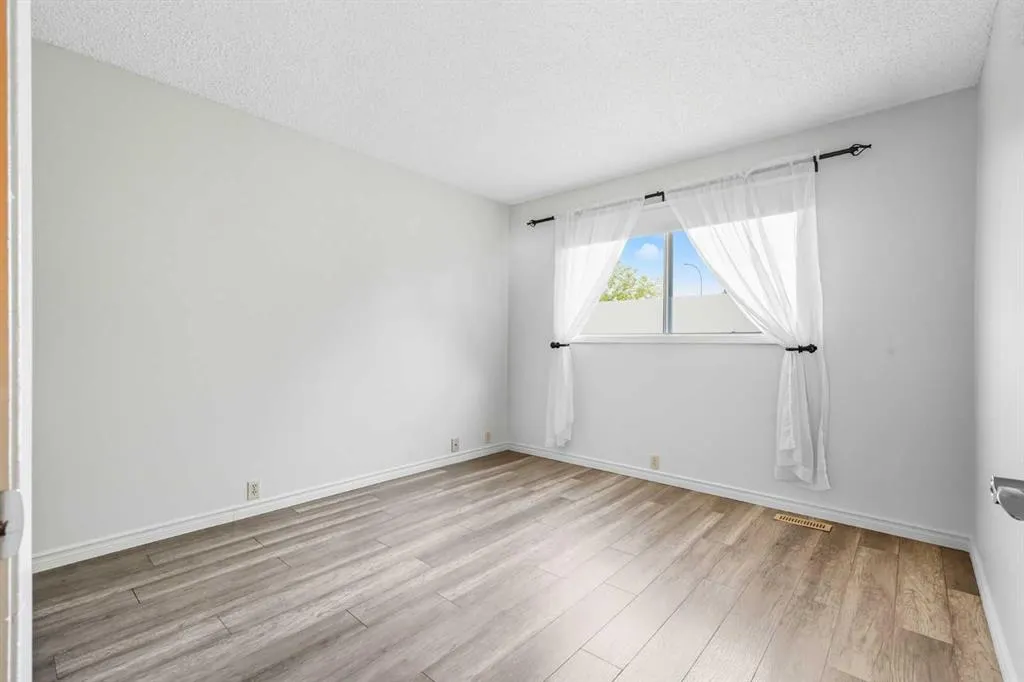 232 Radley Place SE