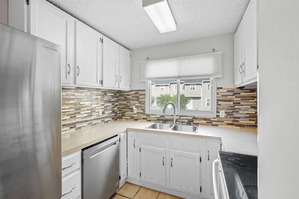 232 Radley Place SE