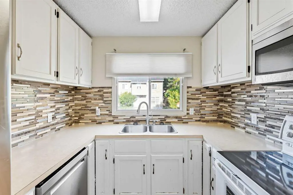 232 Radley Place SE