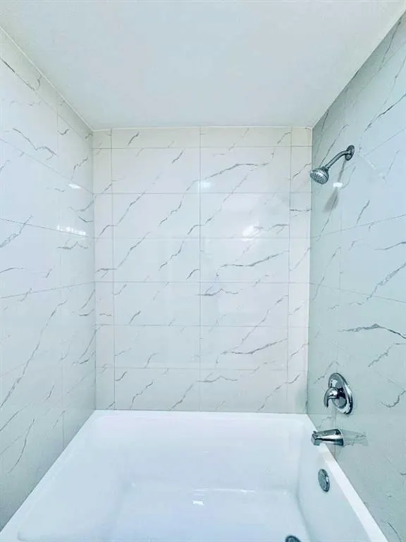 2211 19 Street NE, #221
