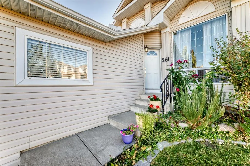 261 Bridlecreek Park SW