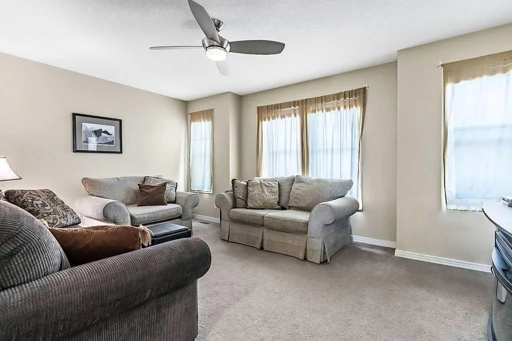 29 Ranchers Crescent