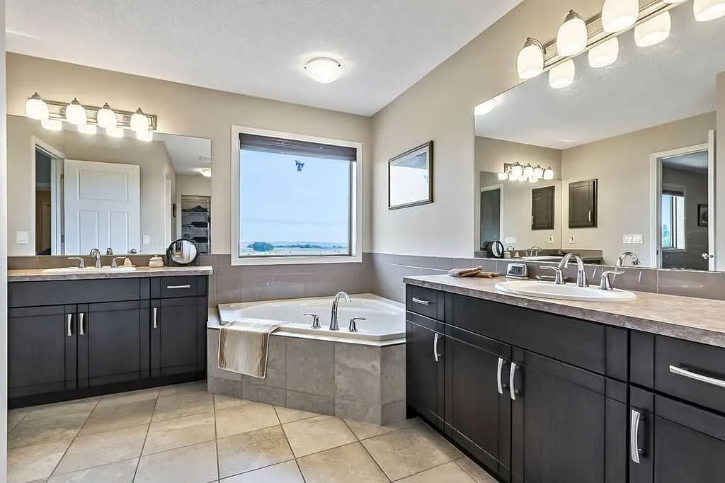 29 Ranchers Crescent