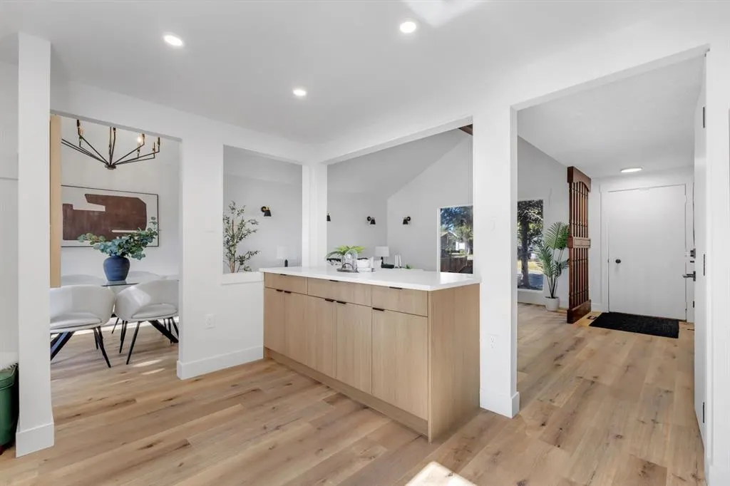 208 Cedarille Green SW