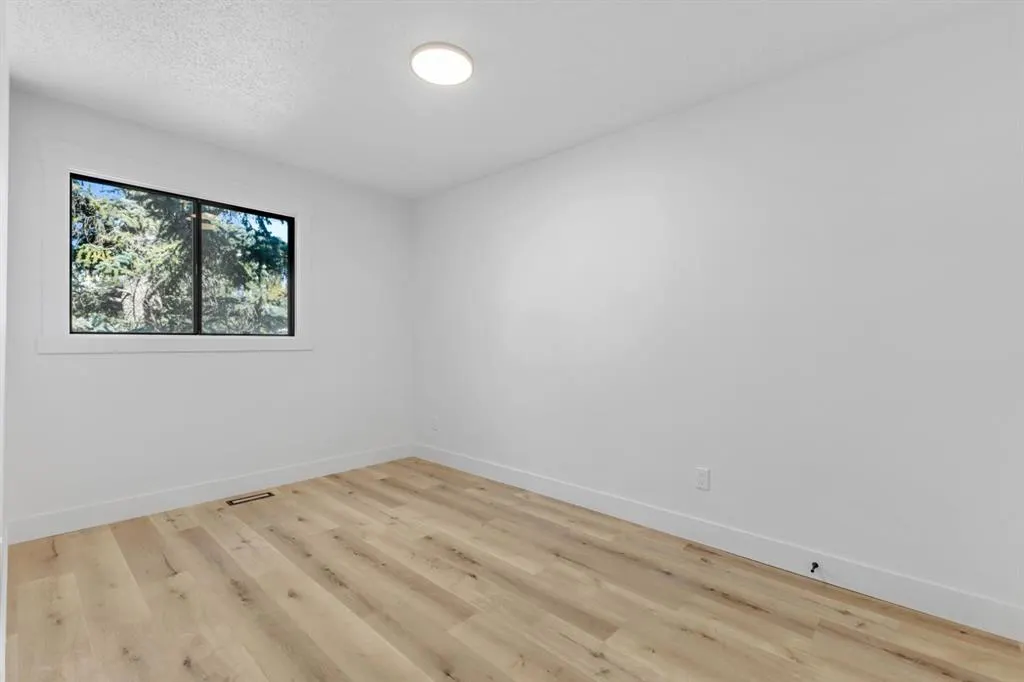 208 Cedarille Green SW