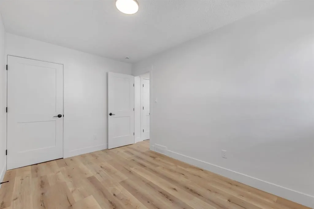208 Cedarille Green SW