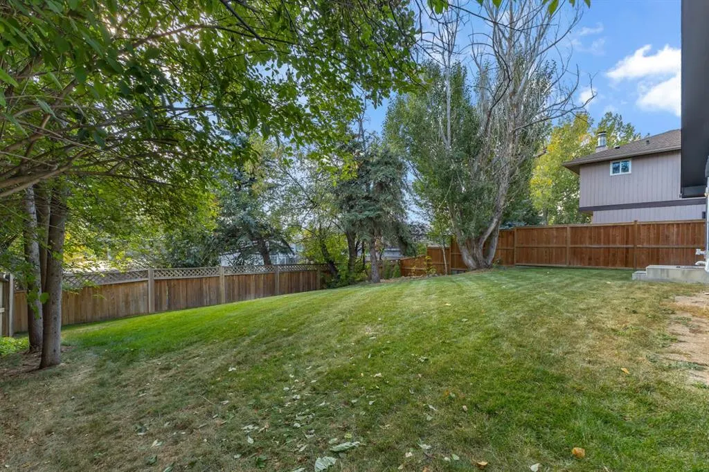 208 Cedarille Green SW