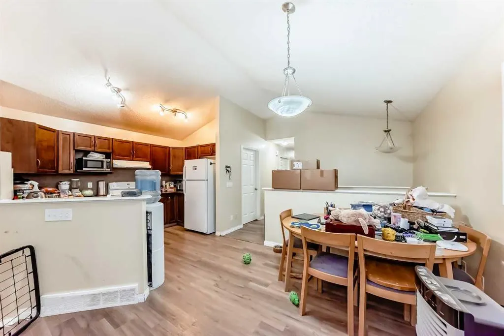 10 Saddlebrook Gardens NE