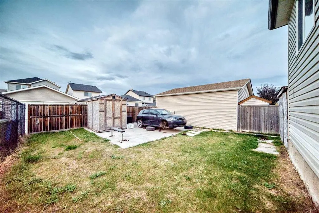 10 Saddlebrook Gardens NE