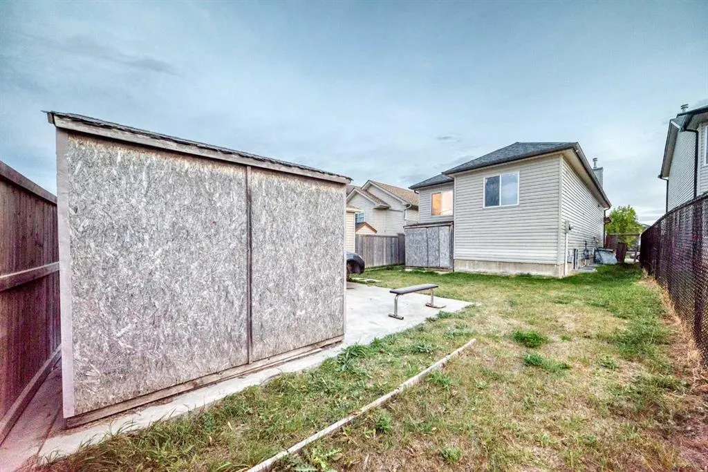 10 Saddlebrook Gardens NE