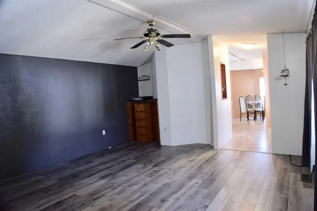 13 East Loop