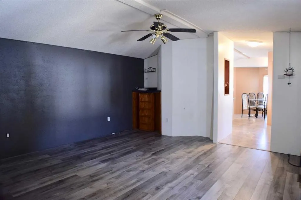 13 East Loop
