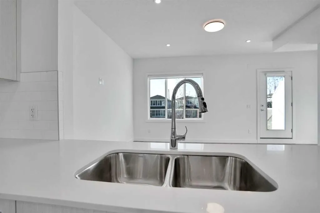 280 Chelsea Road, #1902